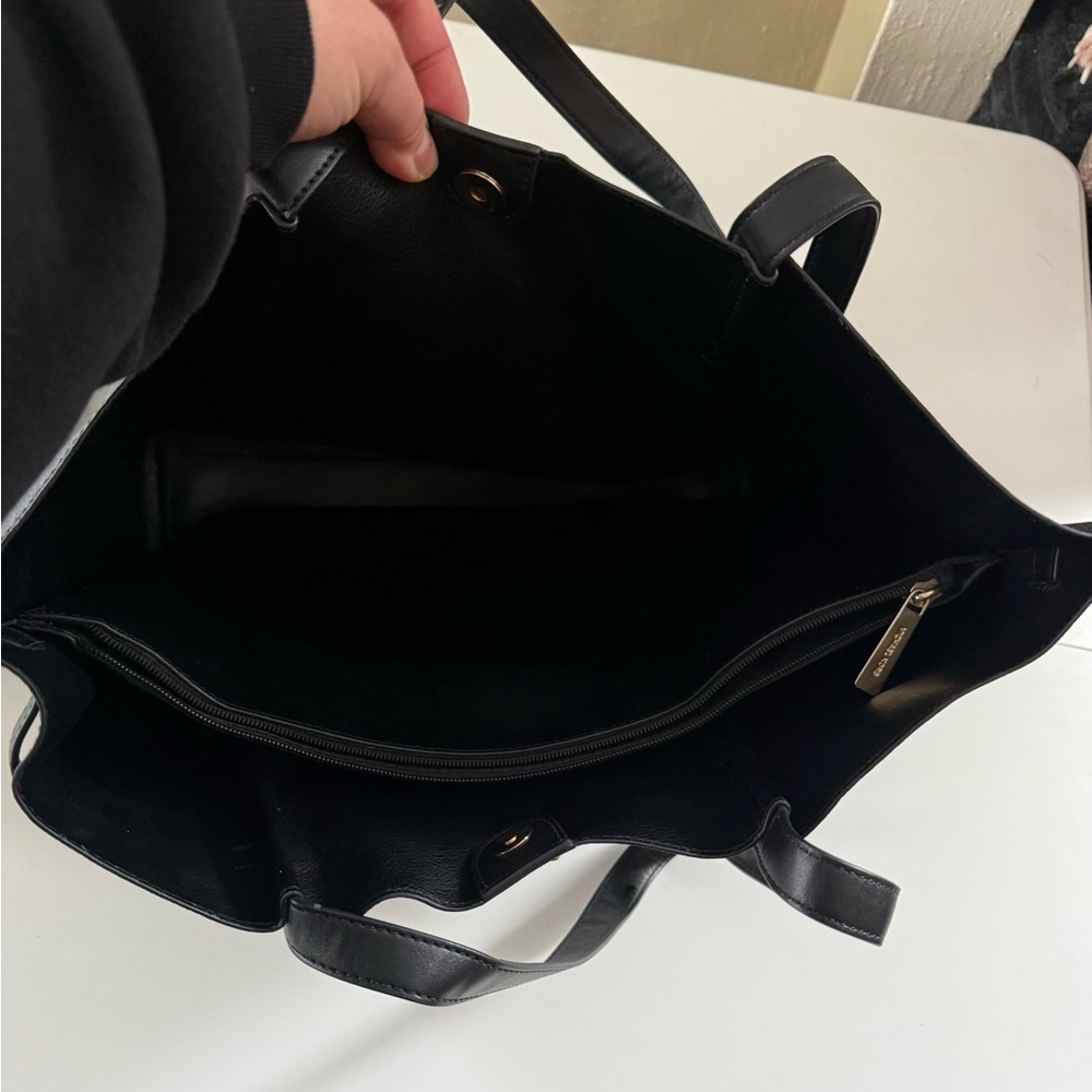 Michael Kors Emilia Large East West Bucket Tote Bag - Picture 2 of 9
